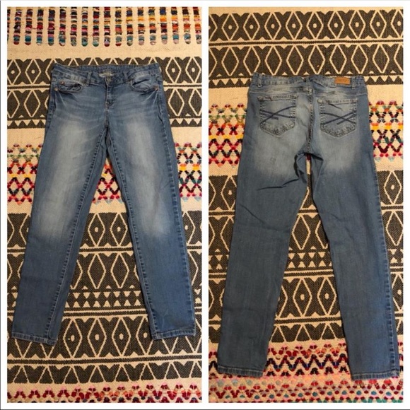 Aseopostle Skinny Jeans. Size 8-short - Picture 1 of 1